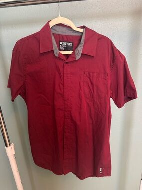 Zoo York Men's Short Sleeve Button-Down Shirt - Wine Red